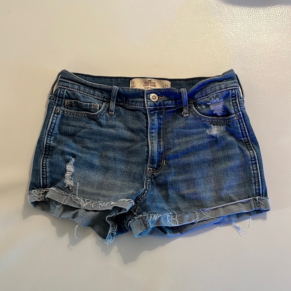 Hollister Short Short High Rise Size 26